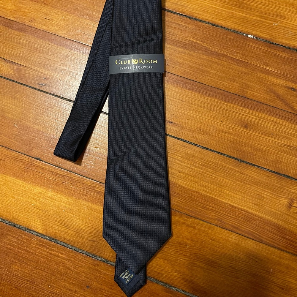 Men’s Club Room Tie